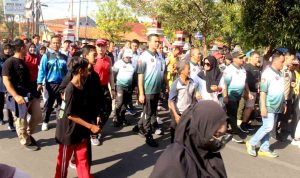 Ribuan Orang Tumpah Ruah Ikuti Jalan Sehat Berhadiah Umroh Dalam Gebyar Festival Tni 2023 2