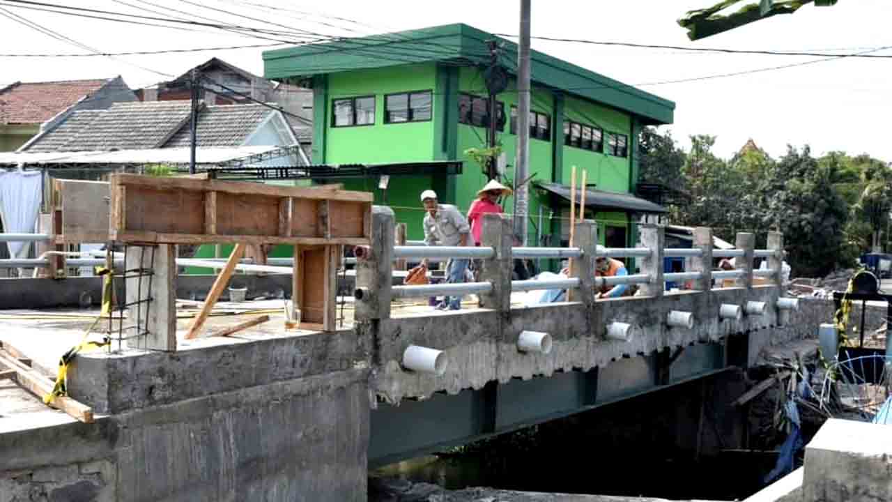 Progres Proyek Jembatan Semampir Waru Capai 86 Persen, Gus Muhdlor Optimis Desember Rampung 1