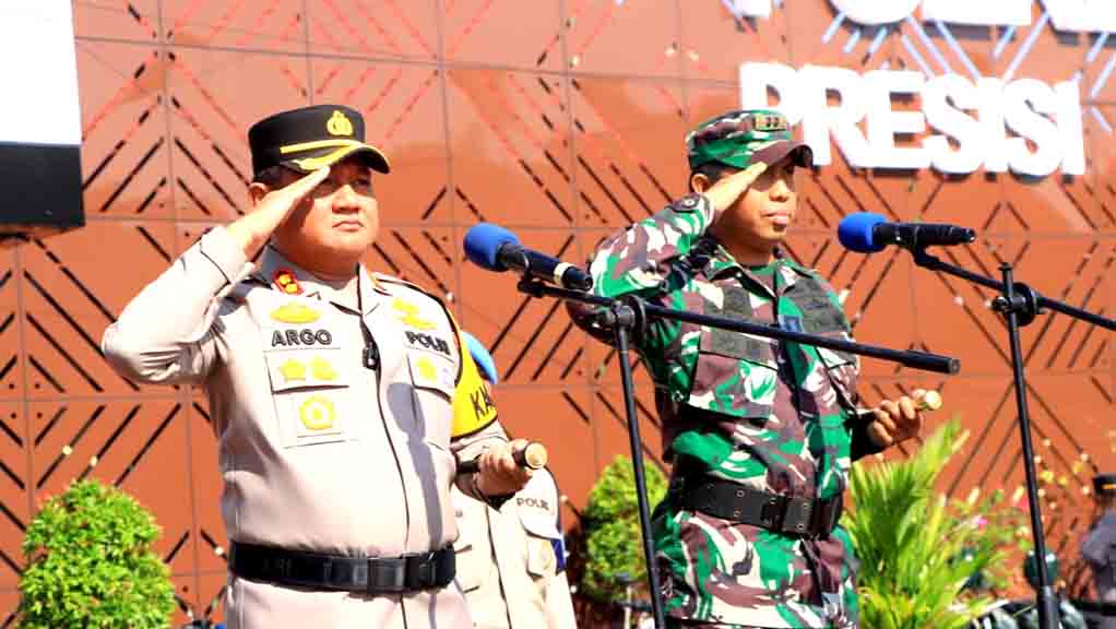 Kapolres Ngawi Pimpin Apel Dan Berangkatkan 440 Personel Polri Untuk Pengamanan Tps 1